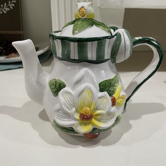 VTG 1999 Magnolia Blossom Young's Exclusive Tea Pot - Picture 1 of 5